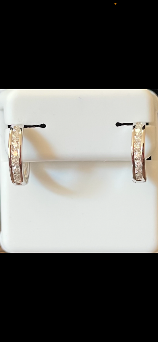 🤫 Ice on the Low – Moissanite Mini Hoops